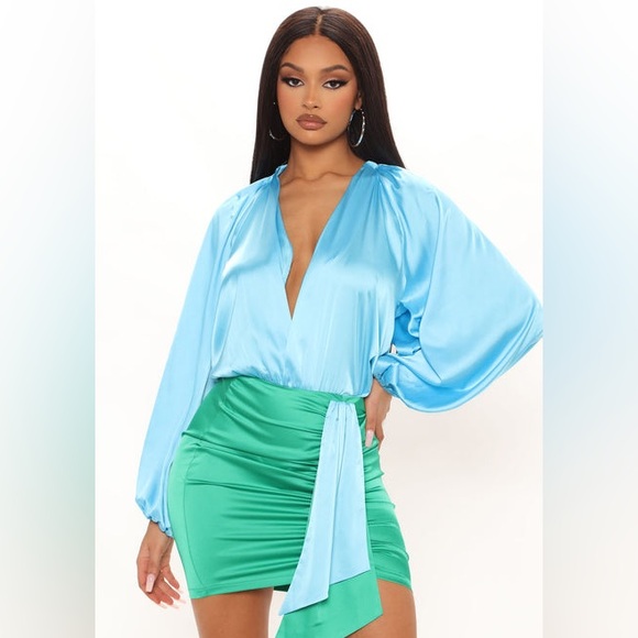 NWT. Blue and Green Satin Skirt Set - Picture 3 of 4